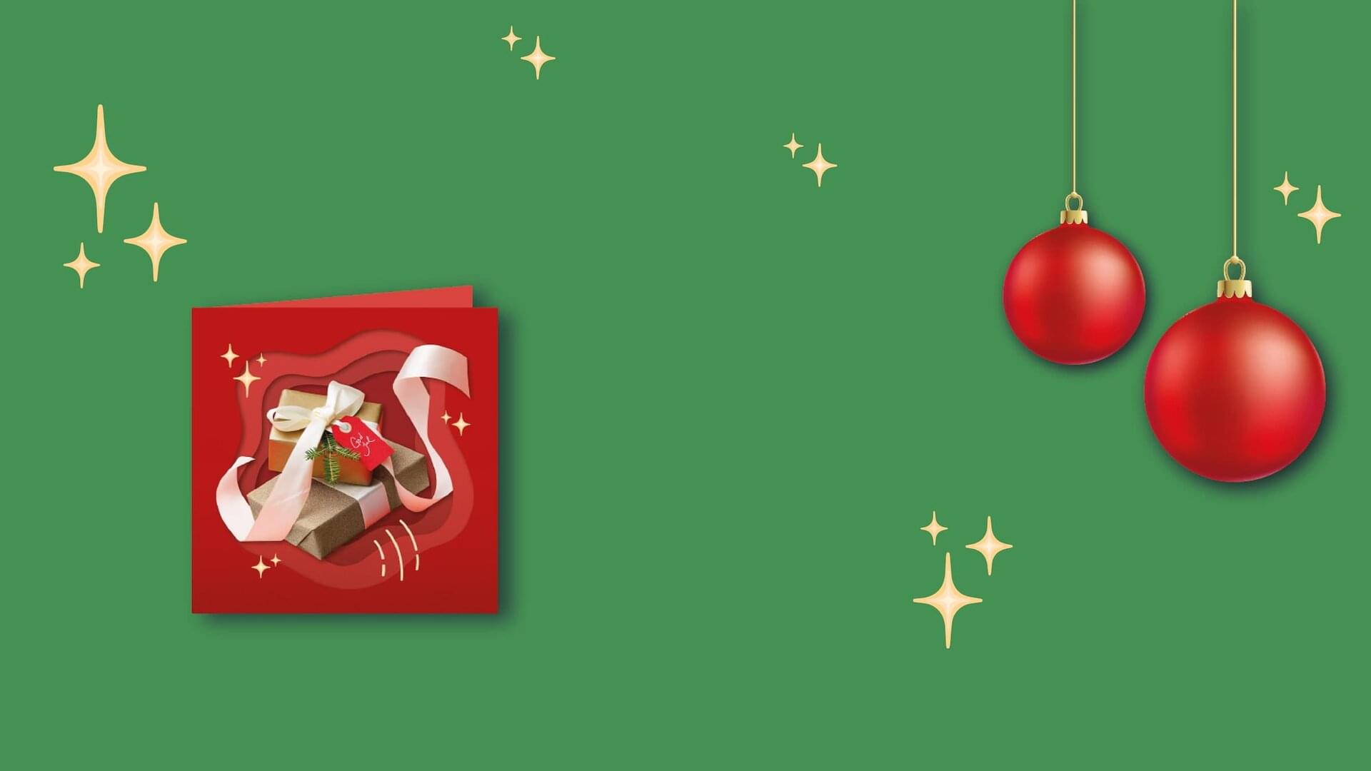 Mörkgrön julig bakgrund med gåvokort och julkula
